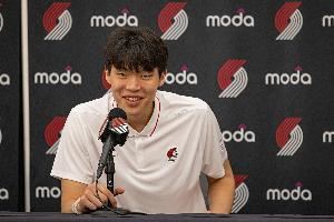 🤩杨瀚森谈心目中历史首发5人组：詹姆斯东契奇欧文浓眉约基奇